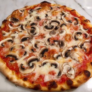 Funghi pizza rossa