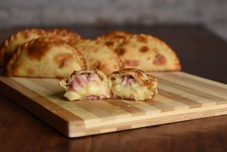 Empanada Bacon Y Queso