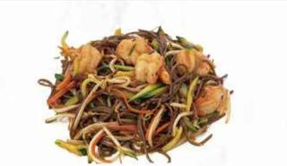 126 spaghetti di grano saraceno saltati con gamberi e verdure