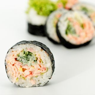 Futo sałatka krabowa - 6 szt.