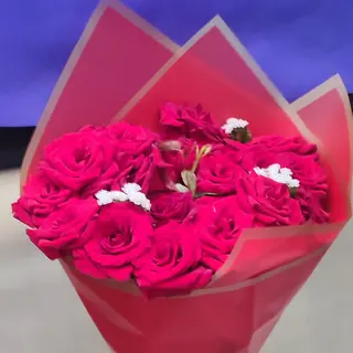 باقة ورد حمراء 