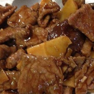 Ternera Con Bambú Y Setas Chinas