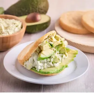 Arepa Reina Pepiada