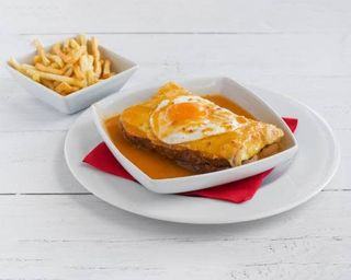 Francesinha de Delícias e Camarão