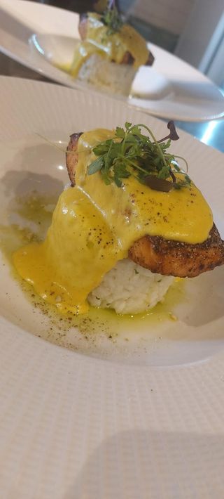 Losos u sosu od šafrana 350g