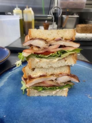 BLT Sándwich De Pollo