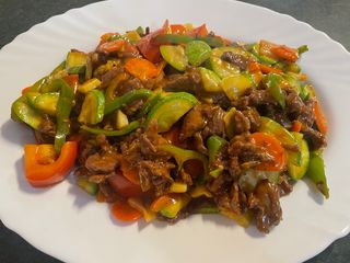 117.Телешко с бамбук и домати и зеленчуци (800г)