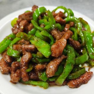 Ternera Con Pimientos Verdes