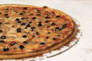 Pizza classica tonno e olive
