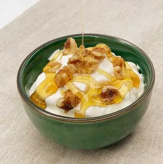 Yogur con Miel y Nueces