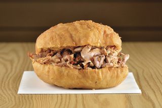 Burger exotique  au poulet (Bokit)