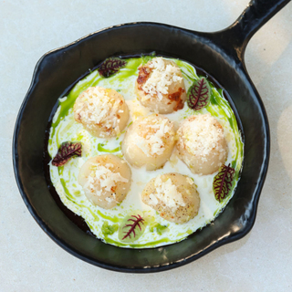 Гребінець під Вершково-шпинатним соусом (160г)