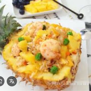 Riso saltato con ananas