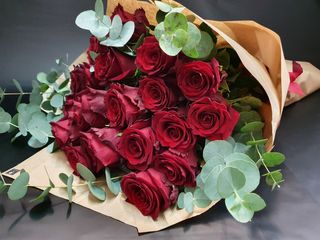 Buket sa 20 crvenih ruža