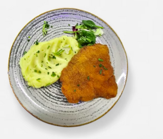 Șnițel de porc cu piure de cartofi