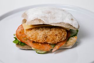 Чиабатта гречневая с куриной котлетой