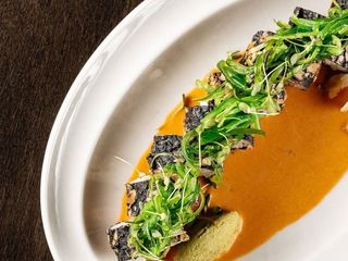 Темпура з креветкою в чорному клярі з мигдальними пластівцями (280g)