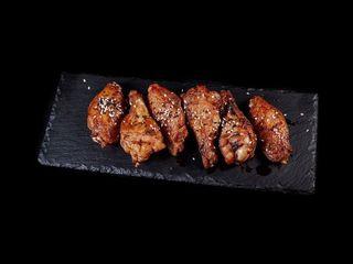 Крила в медово-соєвому соусі (220g)