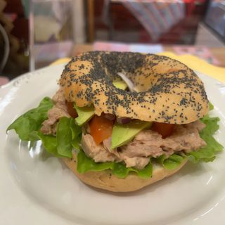 Tunna Bagel
