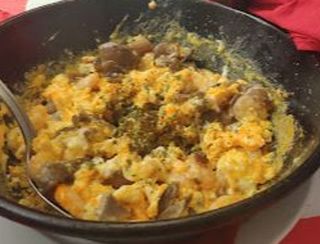 Revuelto De Setas Y Gambas