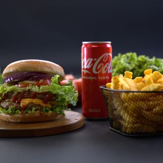 Mr grill  double cheeseburger + pomfrit + Coca-Cola