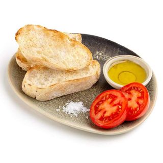 Tapa de pan con tomate (ración)