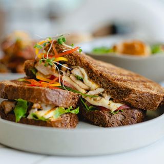 Bbq Chicken & Halloumi Sandwich