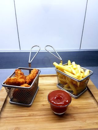 კომბო ქათმის ნაგეთსით