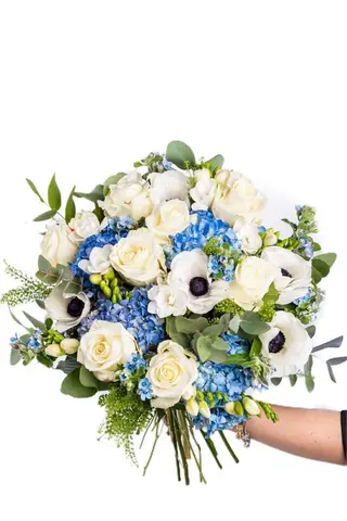Bouquet di Ortensie, Anemoni & Rose Misura: piccolo