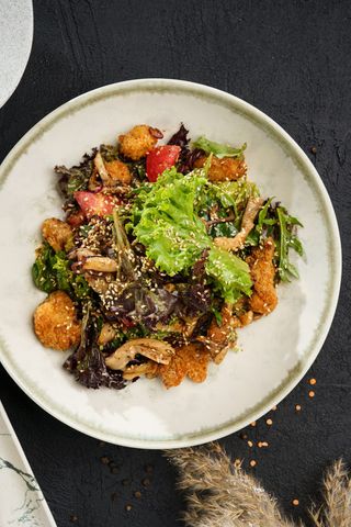 Салат курица панко (320г)