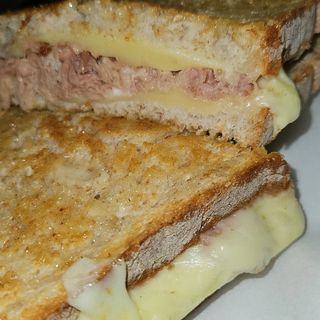 Tosta Salmão e tomate