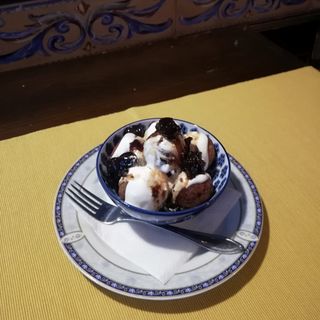 Churros si smantana si dulceata