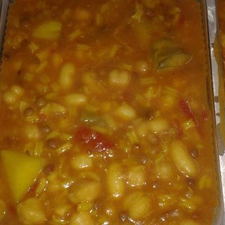 Platos del día. Potaje de "los tres puñaos"