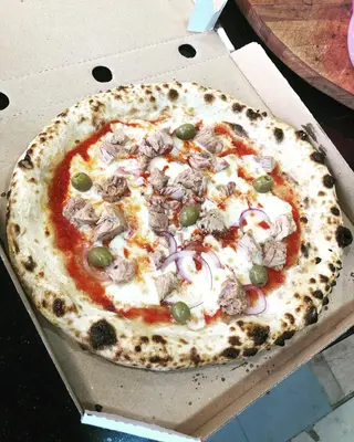 Pizza Al Tonno