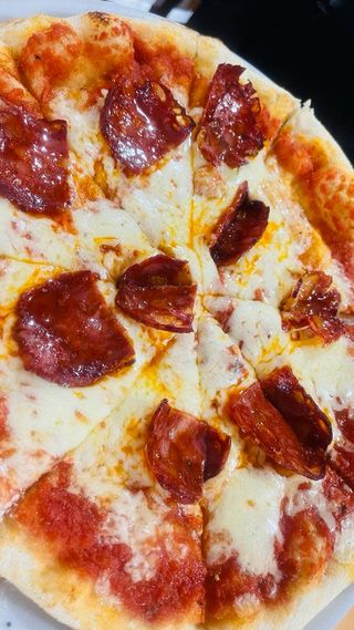 Pizza Pepperoni (33 Cm.)