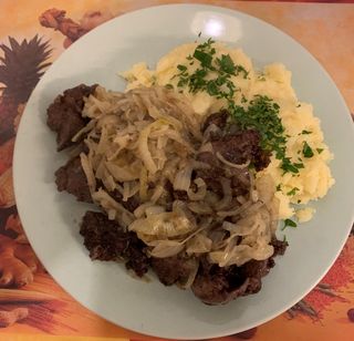 Wątróbka drobiowa z cebulką