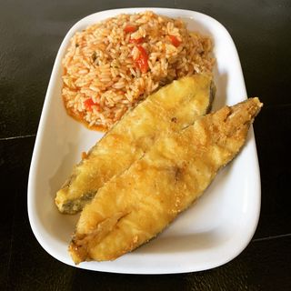 Chaputa frita com arroz de feijão