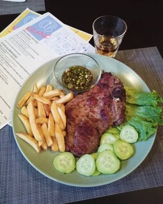 Meso grill s prilogom