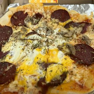 Pizza pčela porodična prečnika pola metra