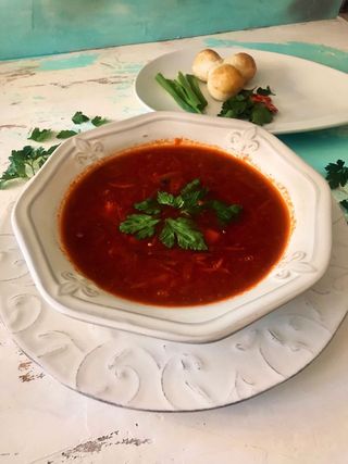 Борщ з телятиною та салом (500г)