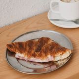 Croissant prensado con J&Q