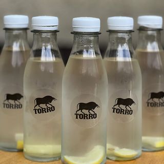 Детокс вода с лимоном 0,5