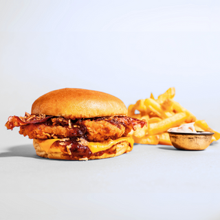 Chicken Starter Pack (Hamburguesa + Guarnición + Salsa)