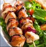 Suvlaki piletina + pomfrit + sok