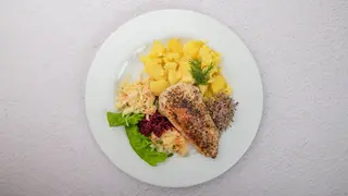 Pierś faszerowana mozzarellą i suszonymi pomidorami w ziołach (190 g)
