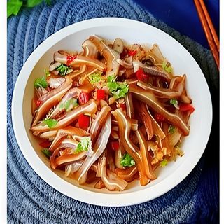 Urechi de porc in sos picant