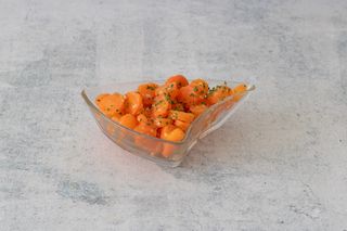 Šargarepa sa belim lukom i peršunom