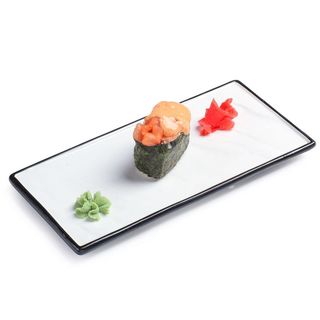 Гункан "Острый с лососем"