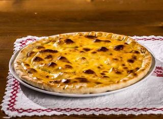 Palanet Cu Branza Dulce si Prune