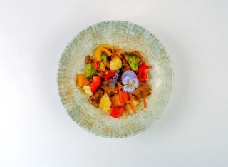 Телятина с овощами